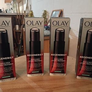 OLAY Regenerist Face & Neck Lifting Treatment - Bold Red Packaging